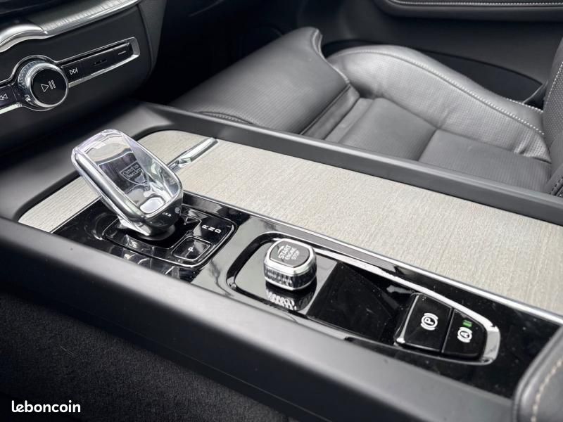 Volvo XC60 T6 Hybride Rechargeable 350ch Ultra Style Dark Geartronic 8 AWD (image 22)