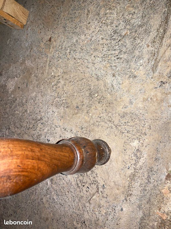 Table ovale ancienne en noyer (image 6)