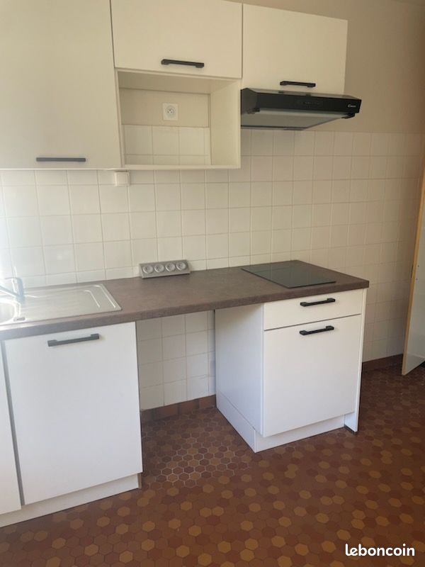 Appartement 1 pièce 30 m² · à Marcillac-Vallon · 30 m² · 338 €/mois
