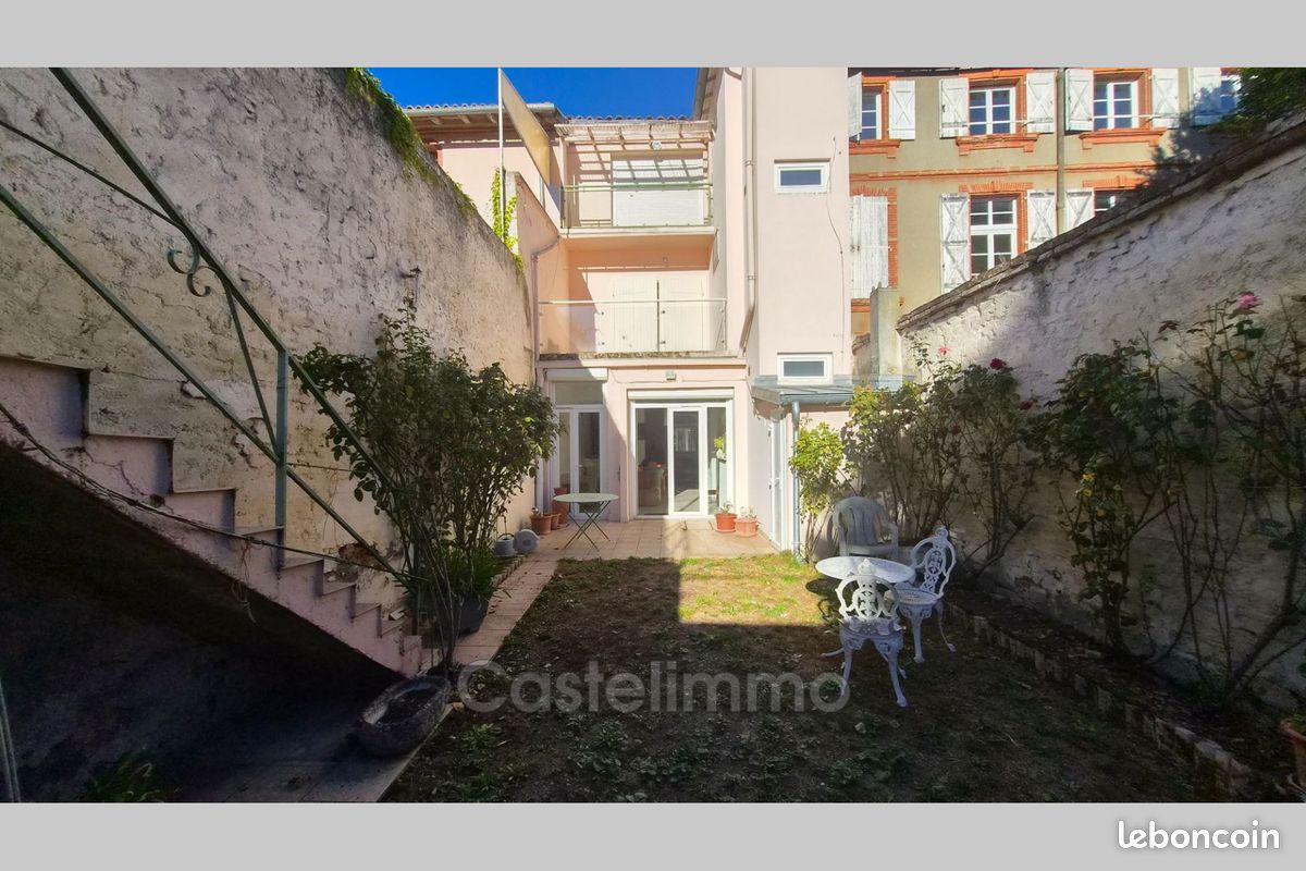 Maison 6 pièces 220 m² · à Castelsarrasin · 220 m² · 189 000 €