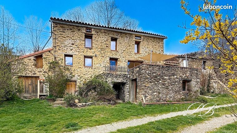 Maison 7 pièces 203 m²