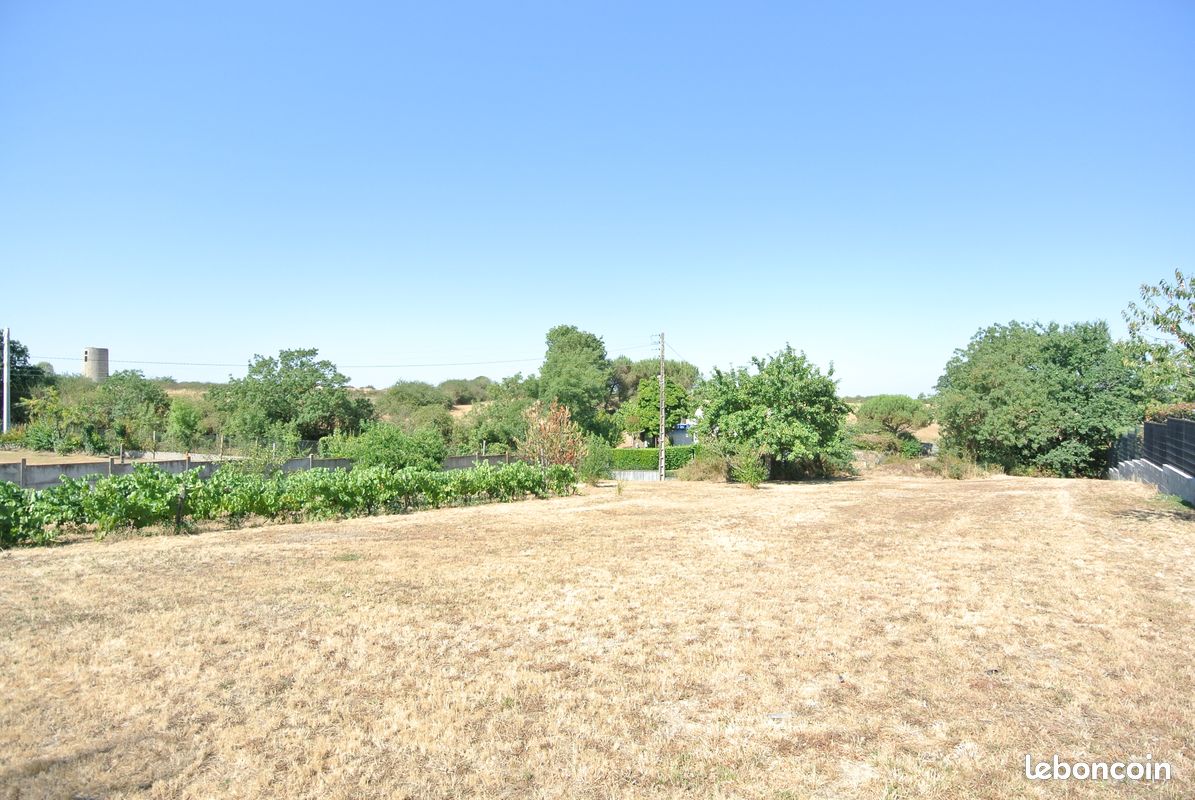 Terrain constructible de 856 m² · à Sèvremoine · 82 800 €