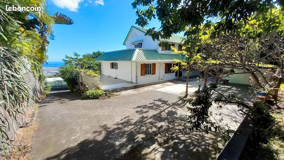 Maison 9 pièces 288 m² · à La Possession · 288 m² · 550 000 €