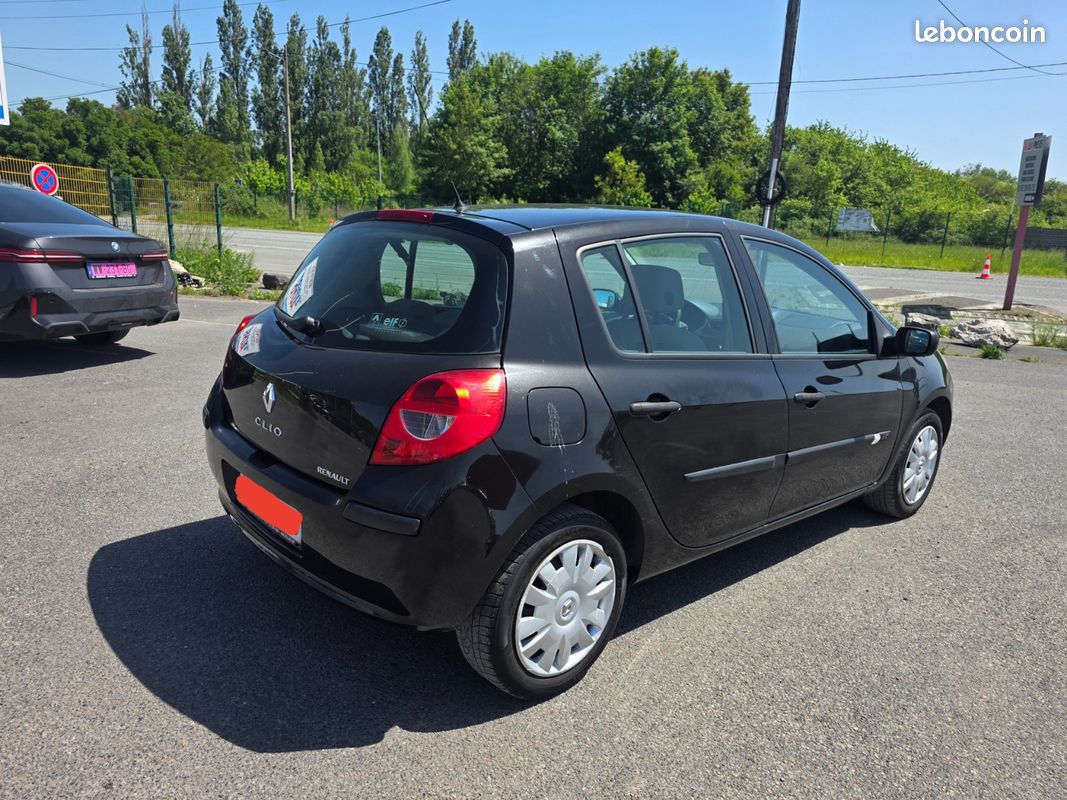 Renault Clio 1.5 DCI 68CV FAIBLE KILO CERTIFIE (image 18)