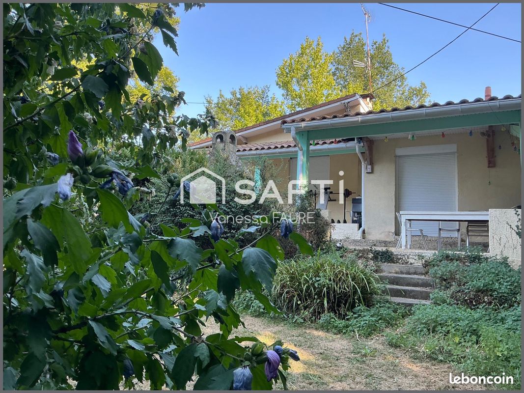 Maison 6 pièces 152 m² · à Saint-Genès-de-Lombaud · 152 m² · 295 500 €