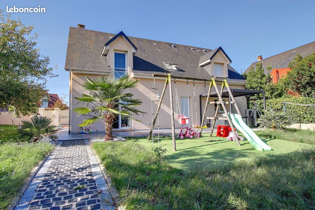 Maison 6 pièces 158 m² · à Saint-Étienne-du-Rouvray · 158 m² · 398 000 €