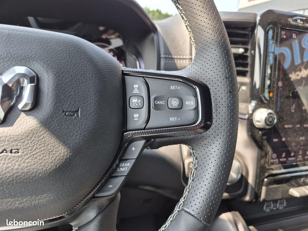 Dodge ram 1500 crew cab sport black package 2025 (image 27)
