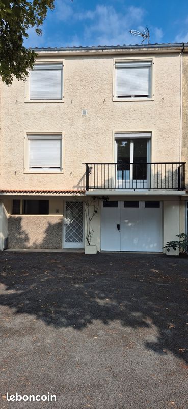 Maison 7 pièces 130 m² · à Aussillon · 130 m² · 765 €
