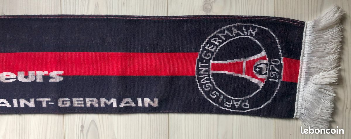Écharpe De Foot Vintage – Paris Saint Germain – France – Antique Allez PSG
