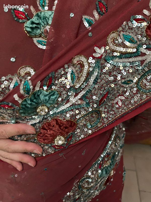 Sari avec sequins et broderies (image 7)