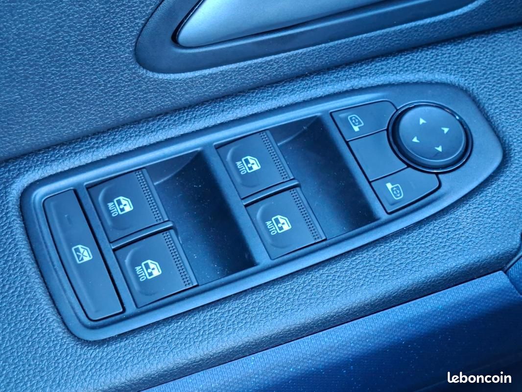 Dacia Duster Hybrid-G 150 4x4 Expression + peinture metallisee (image 22)
