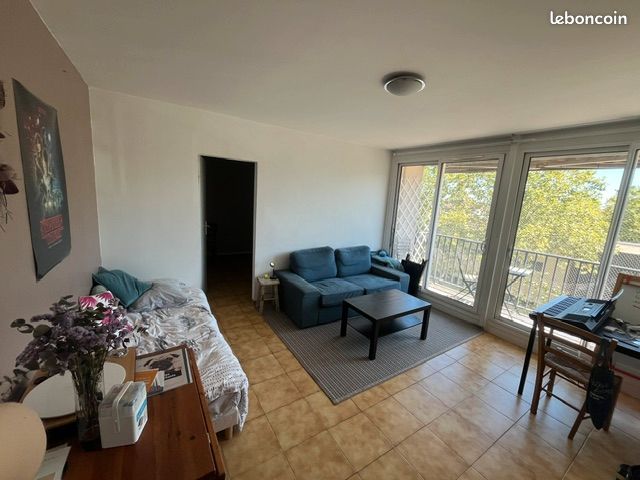 Appartement 3 pièces 55 m² · à Bron · 55 m² · 890 €