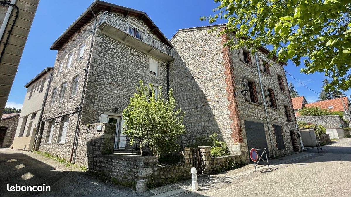 Appartement 2 pièces 45 m² · à Planfoy · 45 m² · 400 €