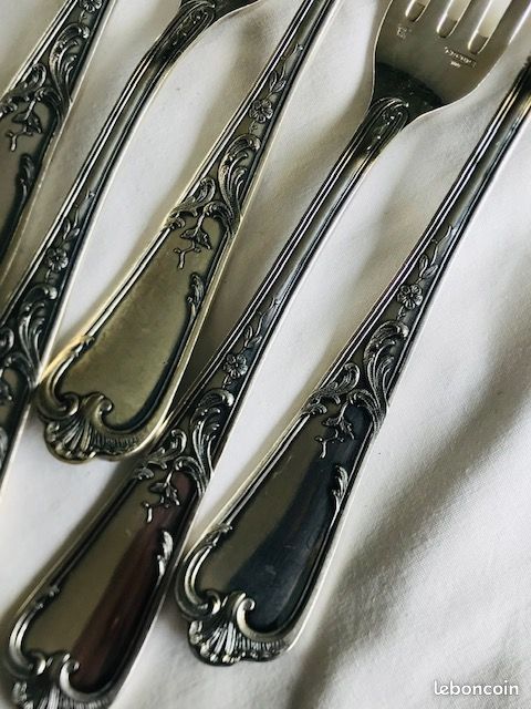 COFFRET DE 12 fourchettes anciennes coupantes metal argente 15g art