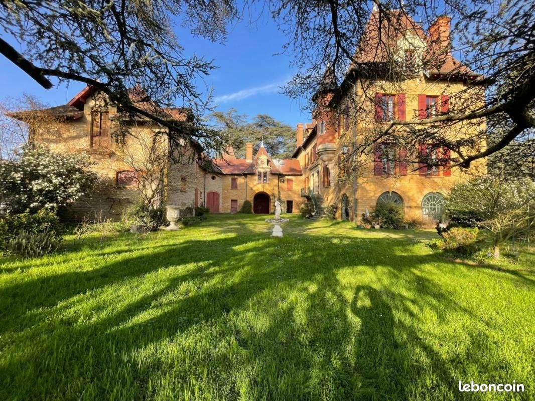 Maison 15 pièces 526 m² · à Gleizé · 526 m² · 1 770 000 €