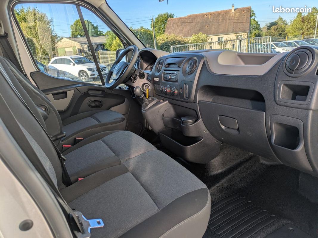 Renault master iii l2h2 2.3 dci 145ch bvm6 (image 3)