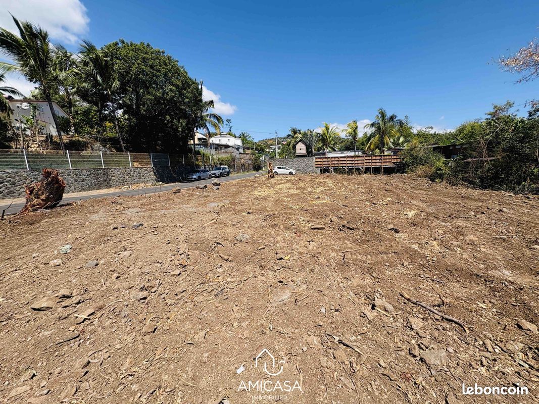 Terrain 912 m² · à La Possession · 912 m² · 299 000 €