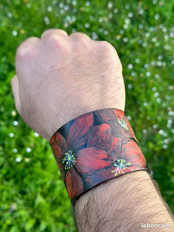 Bracelet en cuir phosphorescent (image 1)