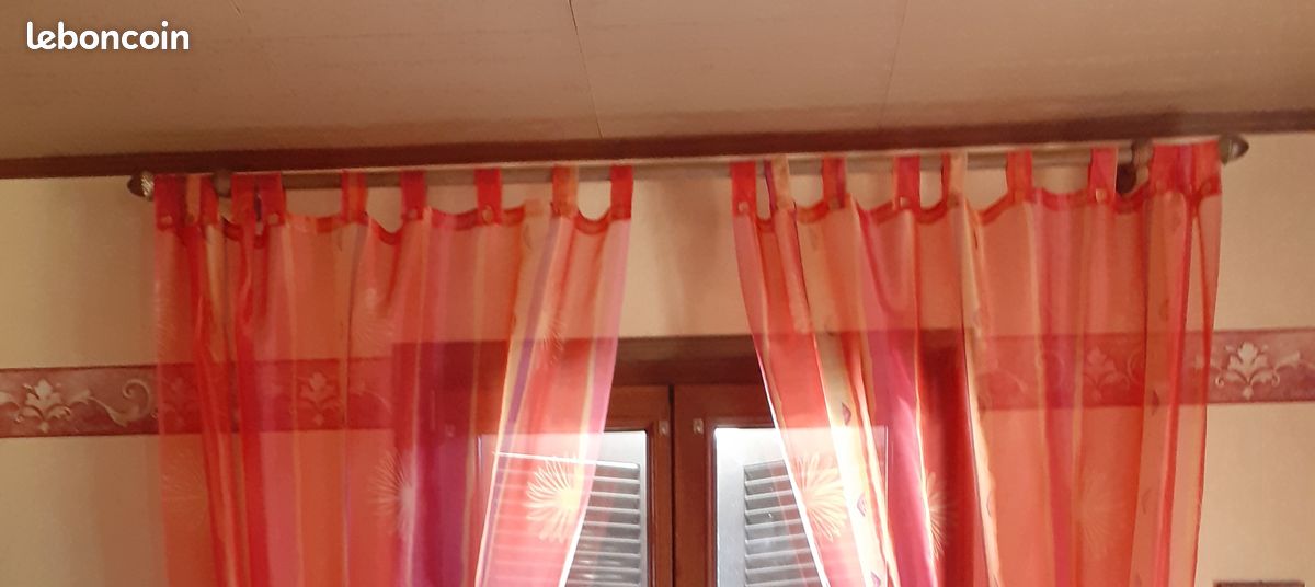 2 Rideaux Fuchsia Plissés - Dimensions 140x240 Cm Chacun - Occasion Bon état