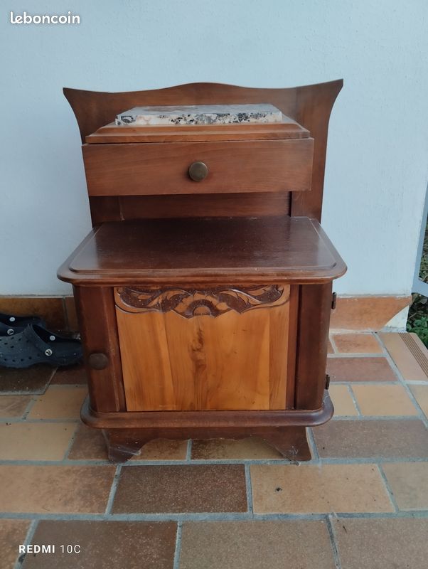 Table de chevet en bois (image 1)