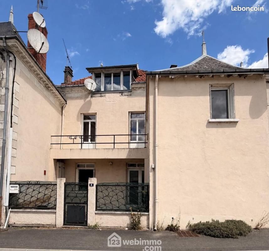 Maison 4 pièces 103 m² · à Dangé-Saint-Romain · 103 m² · 64 600 €