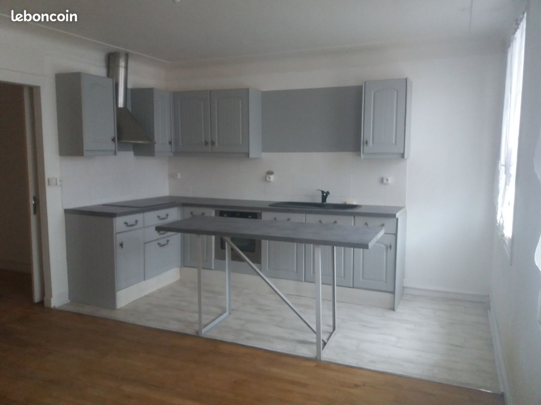 Appartement 3 pièces 75 m² · à Ussel · 75 m² · 450 €/mois