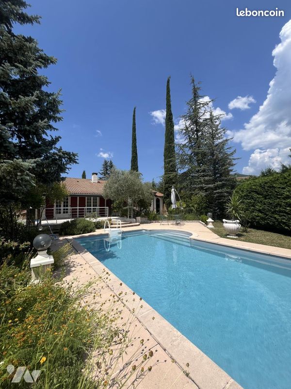 Maison 6 pièces 158 m² · à Die · 158 m² · 392 000 €