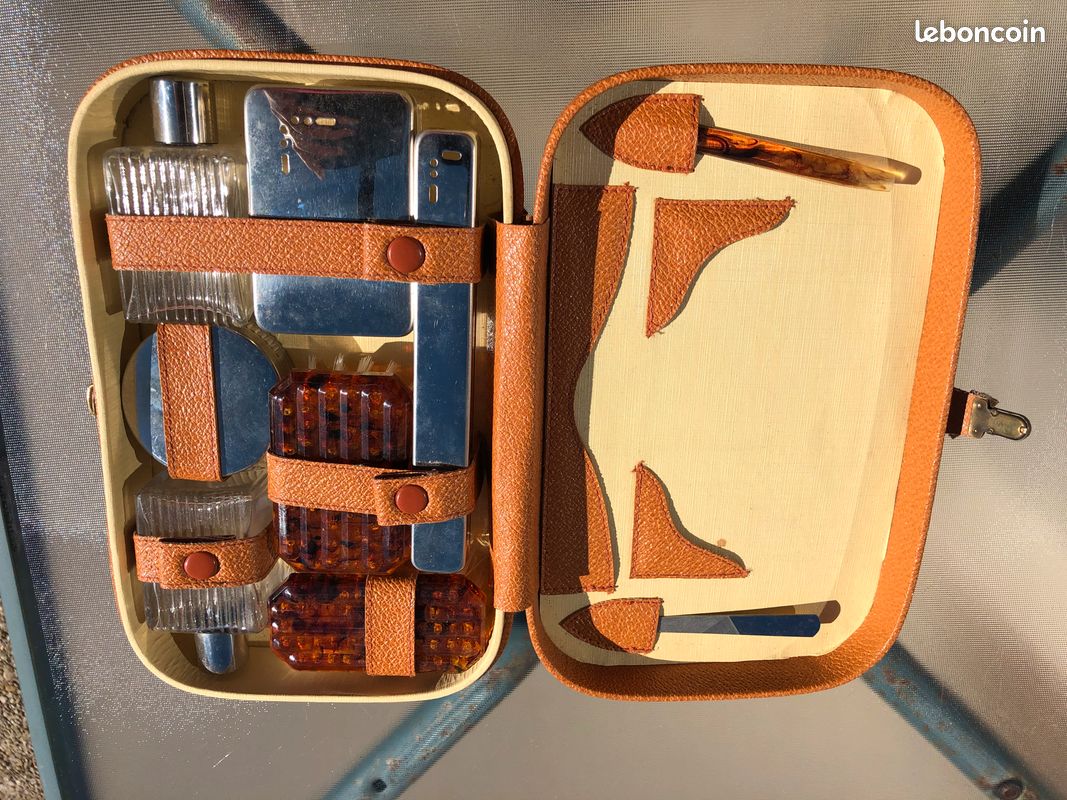 Trousse de toilette ancienne (image 1)