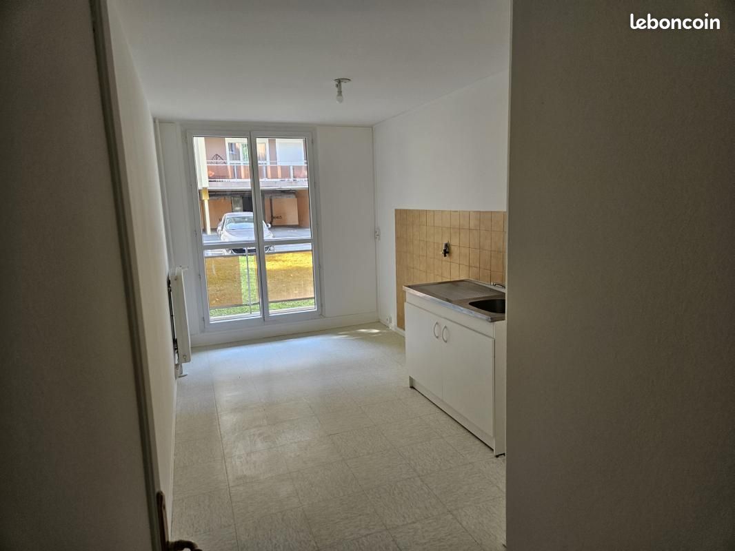 Appartement 3 pièces 70 m² · à Combs-la-Ville · 70 m² · 137 500 €