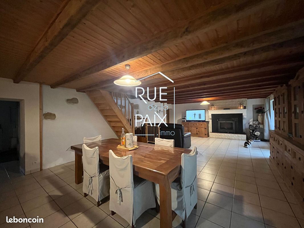 Maison 5 pièces 165 m² - Vouhé 79310 (image principale 0)