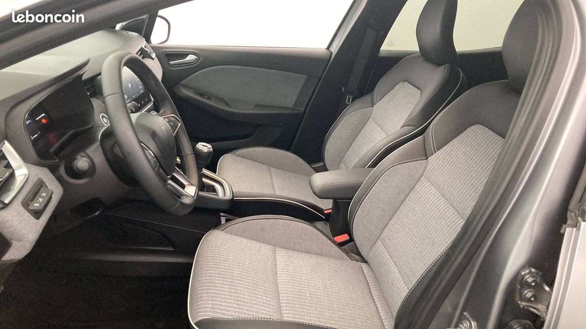 Renault clio tce 90 ch gsr2 techno (image 10)