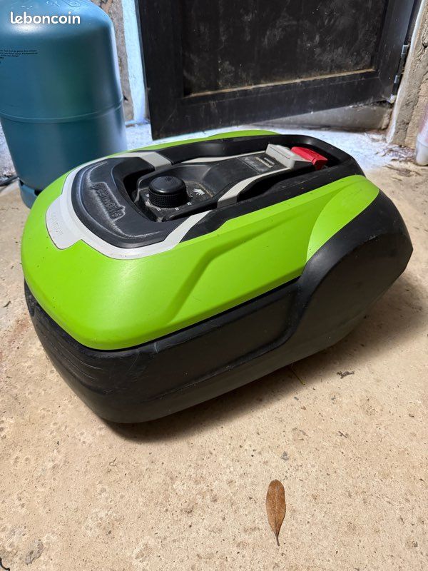 Robot tondeuse (image 1)
