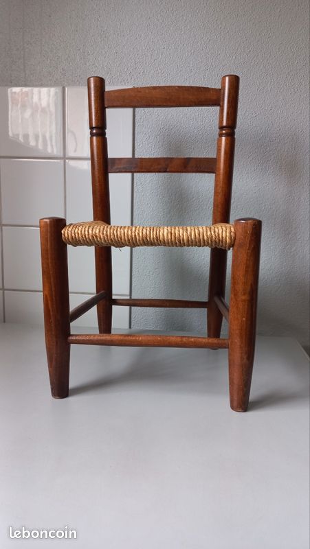 Petite chaise enfant (image 1)