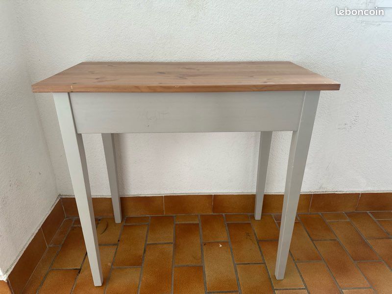 Petit bureau (image 1)