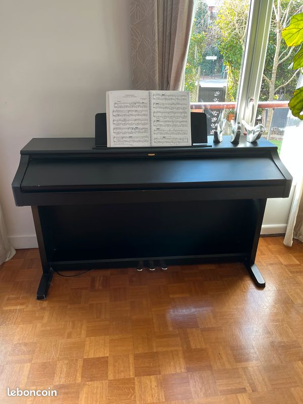 Piano numérique Korg avec meuble (image 3)