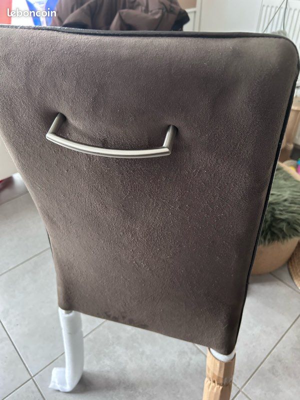 Lot 4 chaises (image 2)