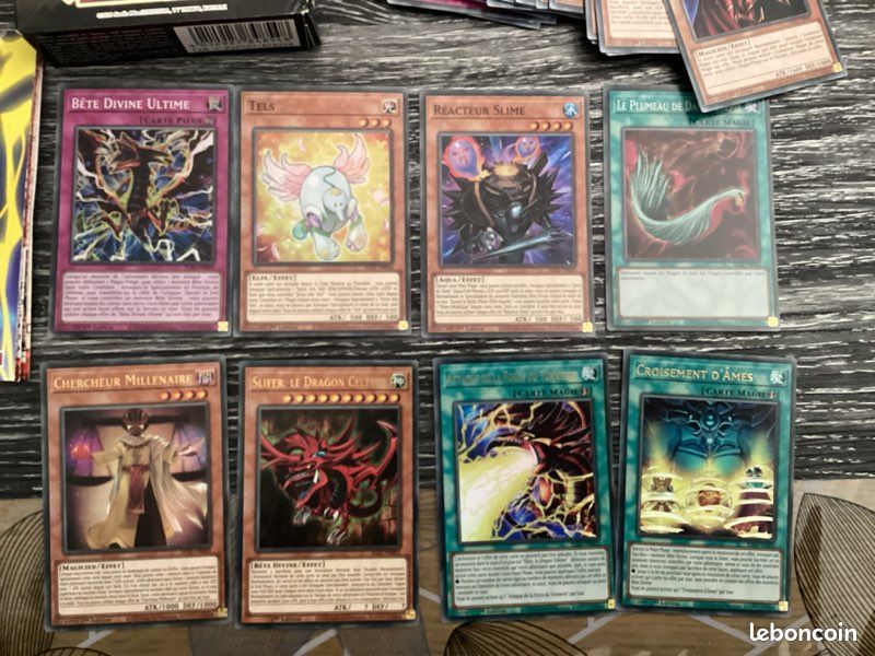 Konami Deck Dieux Égyptiens – Obélisque Le Tourmenteur – 40 Cartes Prêt à Jouer, Dont 4 Ultra Rares – Jeu De Cartes Yu-Gi-Oh!