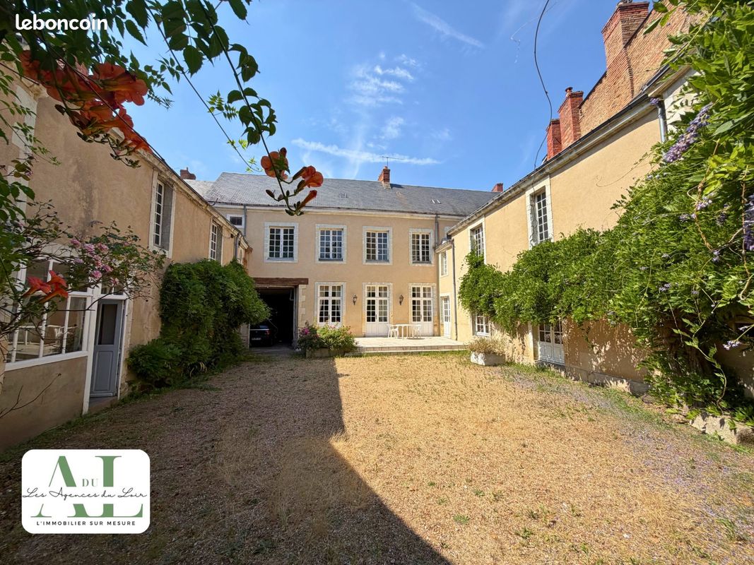 Maison 14 pièces 389 m² · à La Flèche · 389 m² · 520 000 €
