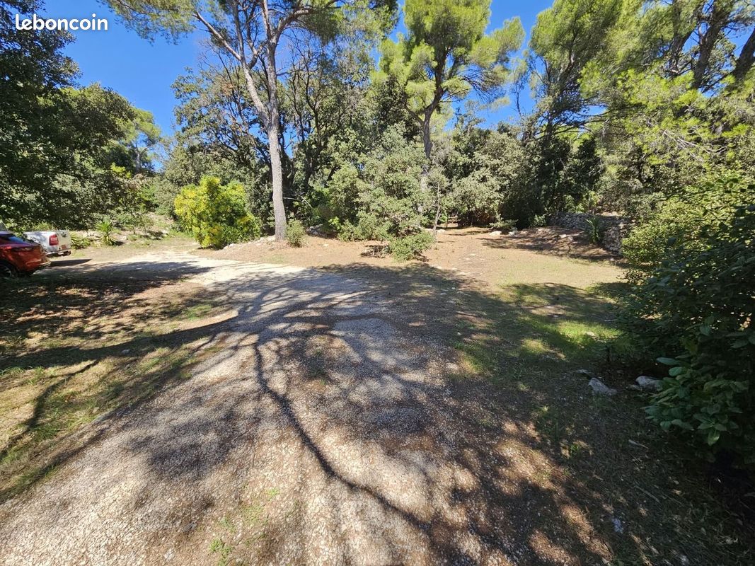 Terrain à bâtir de 455 m² à MARTIGUES (13) · 335 000 €