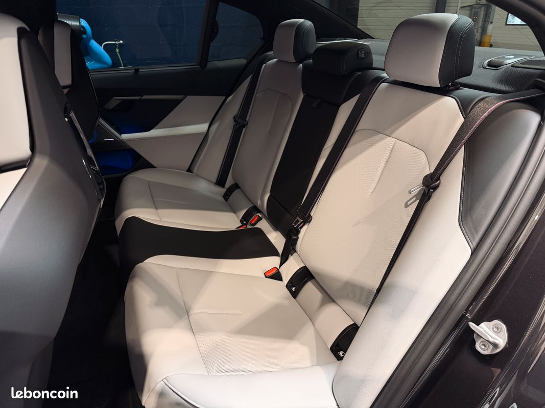 BMW M5 G90/G99 PHEV 727cv BVA8 XDrive - GARANTIE 07/2028 - CARBONE - Bower&Wilkins - HUD - IMMAT FRANCE (image 8)