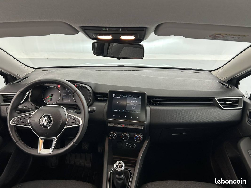 RENAULT Clio TCe 90 Equilibre (image 26)