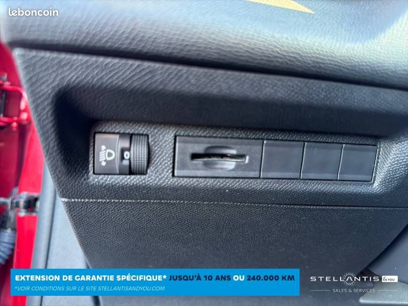 Peugeot 308 BlueHDi 130ch S&S EAT8 Allure Pack (image 17)