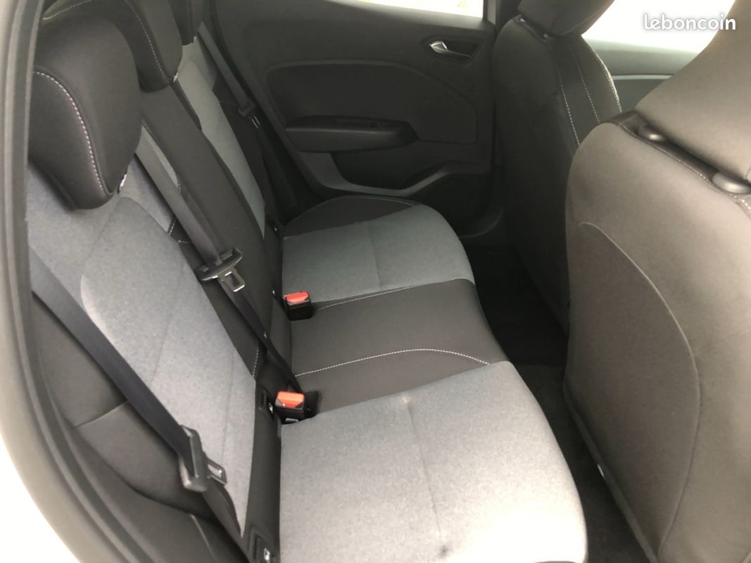 Renault Clio (5) génération Blue dCi 100 -25 + Navigation (image 16)