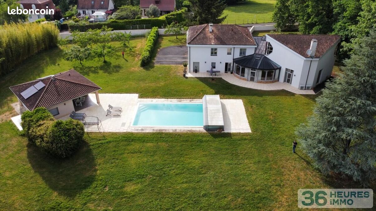 Maison 10 pièces 313 m² · à Champcevinel · 313 m² · 745 000 €