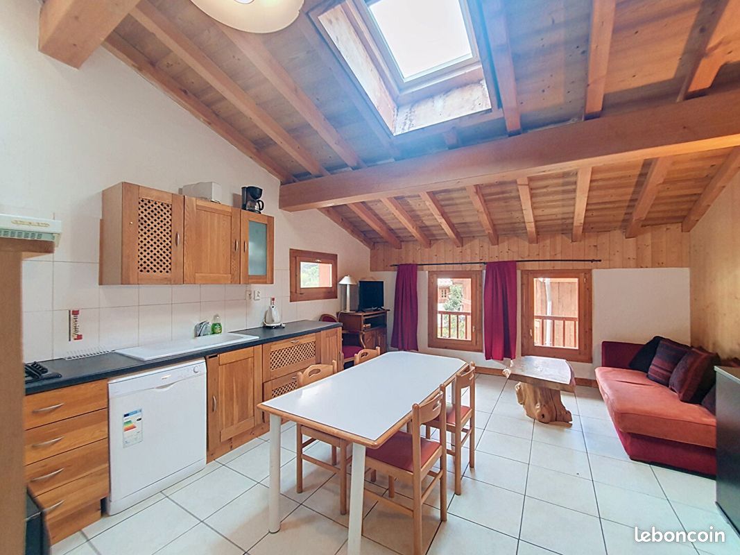 Maison 11 pièces 165 m² · aux Belleville · 165 m² · 550 000 €