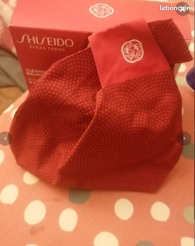 Petite pochette Shiseido (image 1)