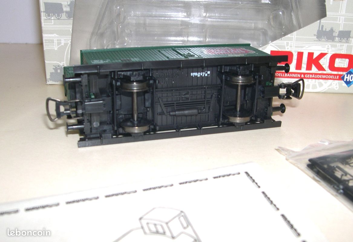 Wagon Couvert ELECTROTREN Stella Artois Vert - Échelle HO 1/87 - Neuf