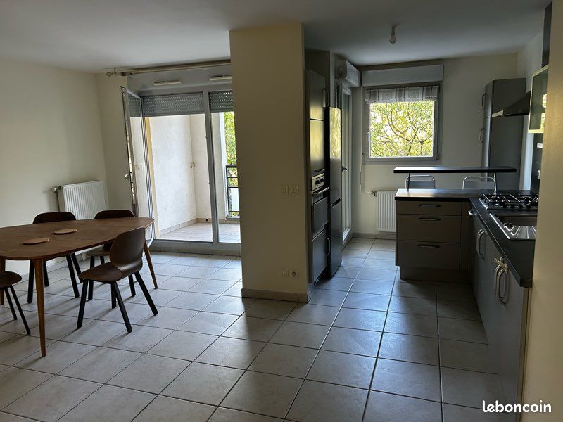 Appartement 3 pièces 72 m² · à Bron · 72 m² · 1 320 €/mois