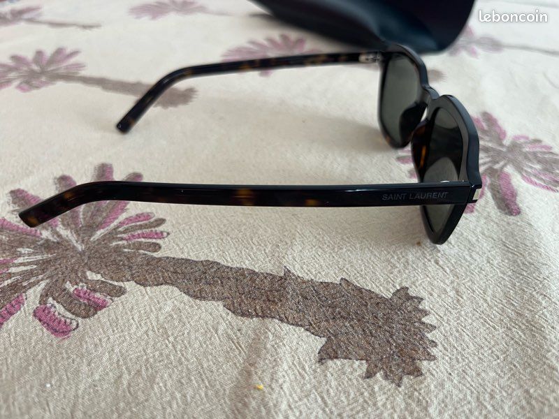 Lunettes solaires Yves Saint Laurent (image 3)