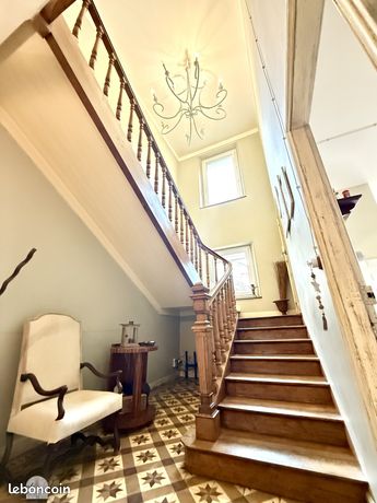 Maison 10 pièces 460 m²
